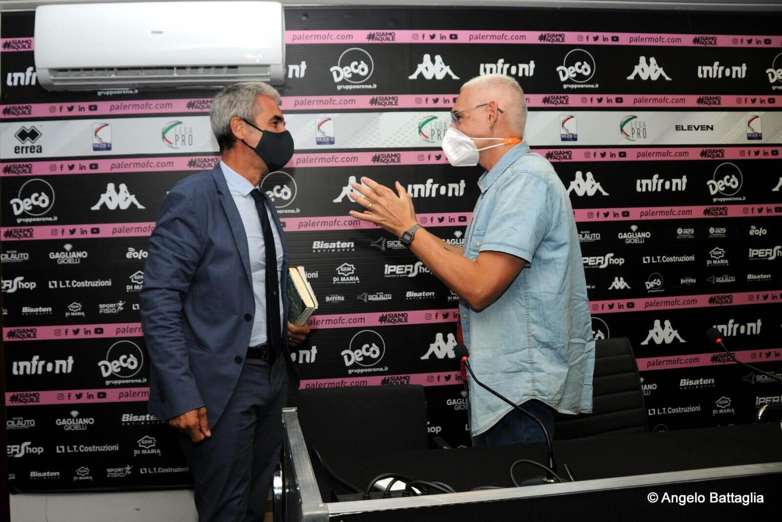 The book "Renzo e Ignazio – Due chiacchiere in attesa della finale"