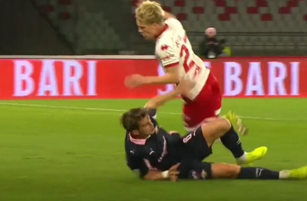 Giornale di Sicilia: “Pink avalanche in Bari: Palermo overwhelming,...