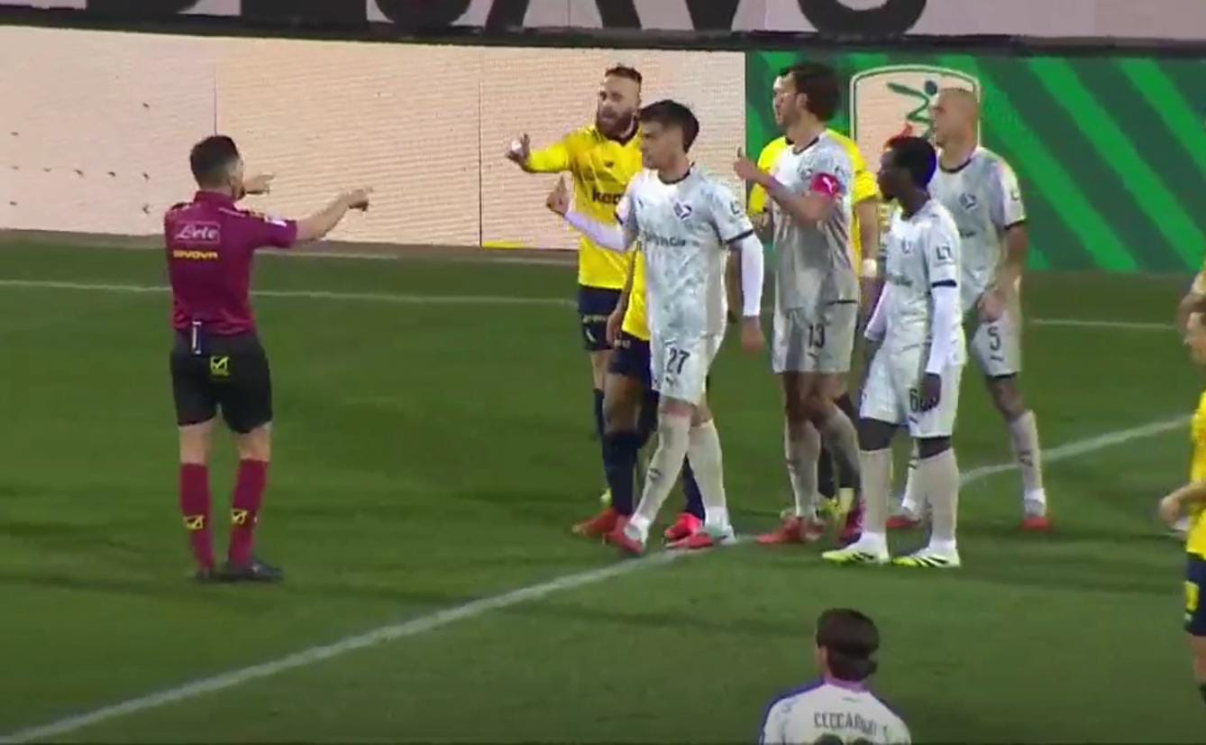 22865db7-eb46-4fbe-97f3-9b3841c0805f