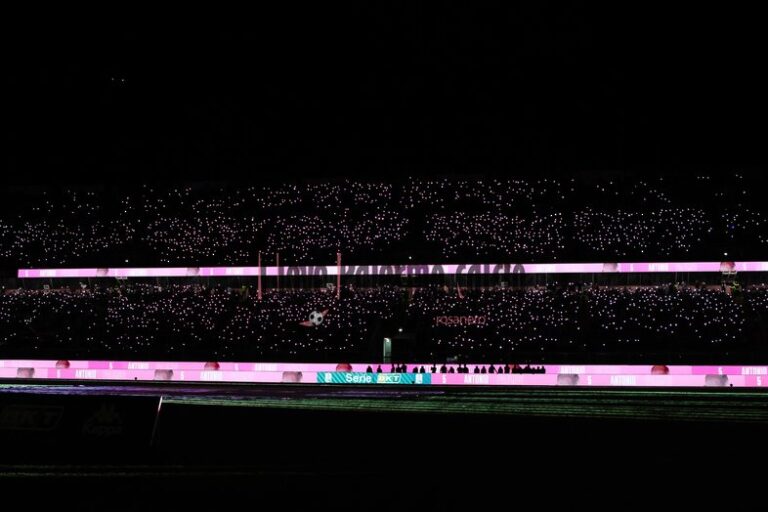 Valentine's Day Rosanero, Barbera dresses up in love:...