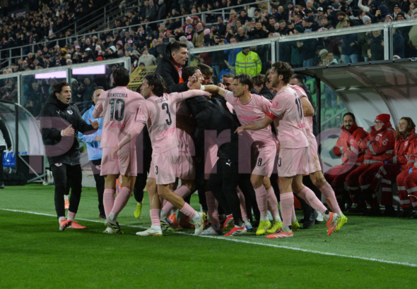 VIDEO – Palermo, the players' Carnival costumes