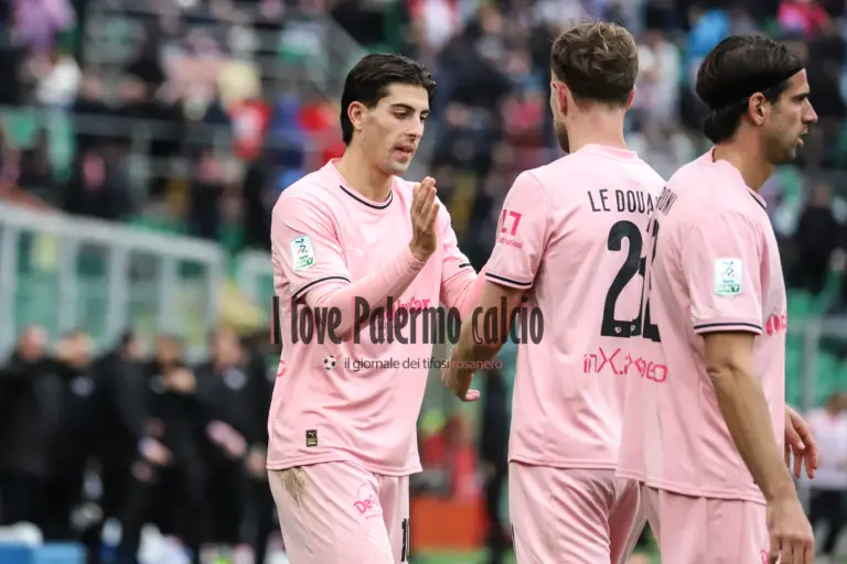 Repubblica: "The numbers say rosanero. But compared to the past, the...