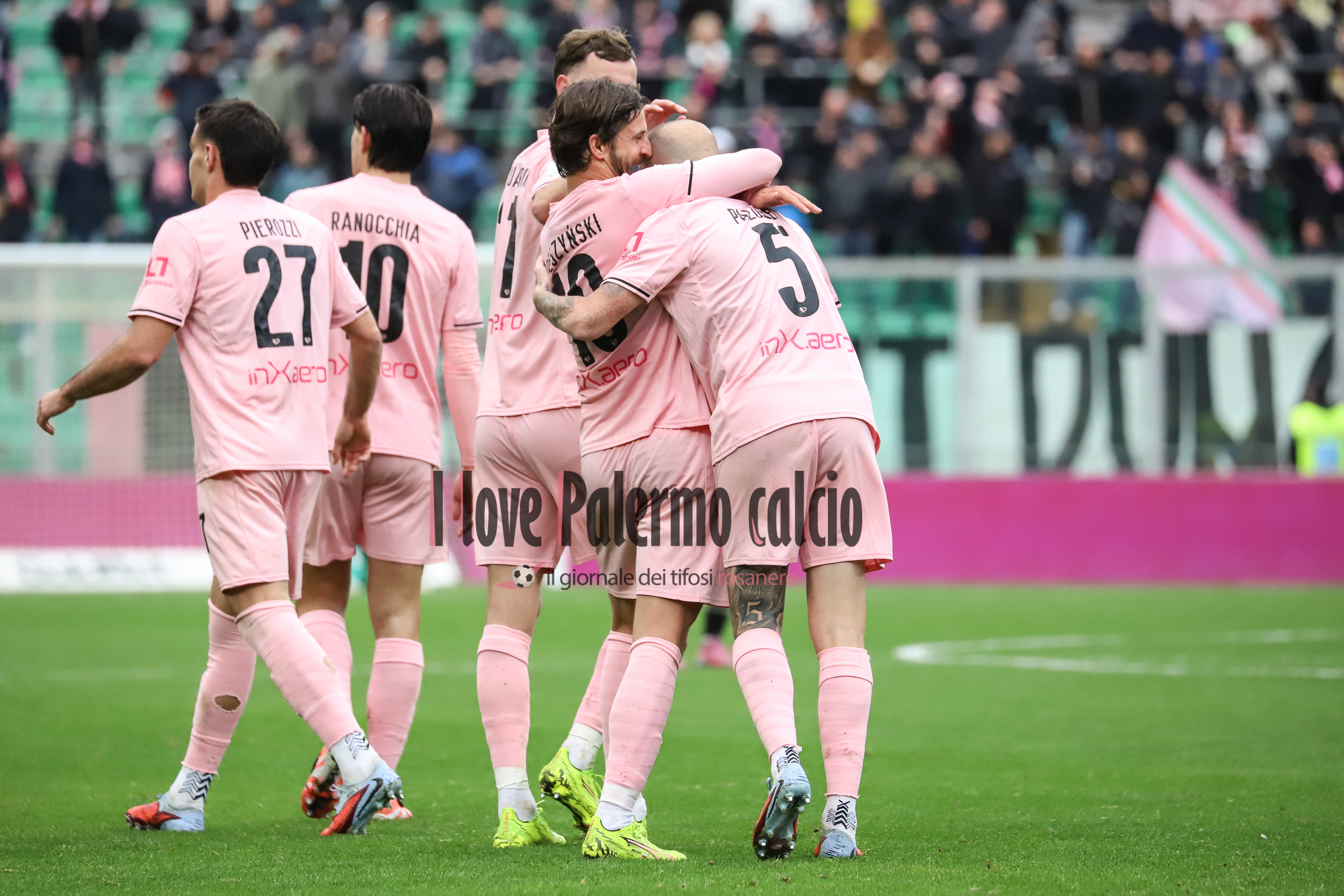 Giornale di Sicilia: "Palermo is still celebrating. Tris at Entella,...