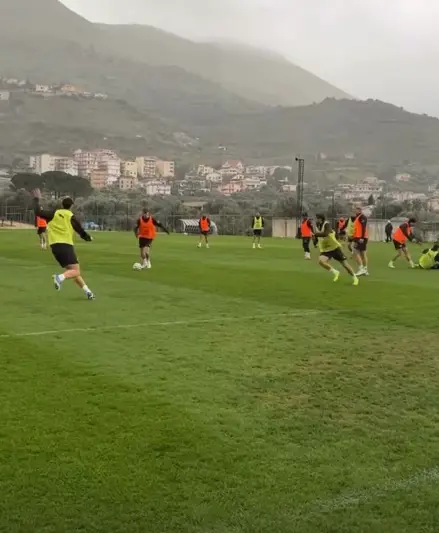 Palermo, Johnsen's show straight away: Eurogoal in his first training...