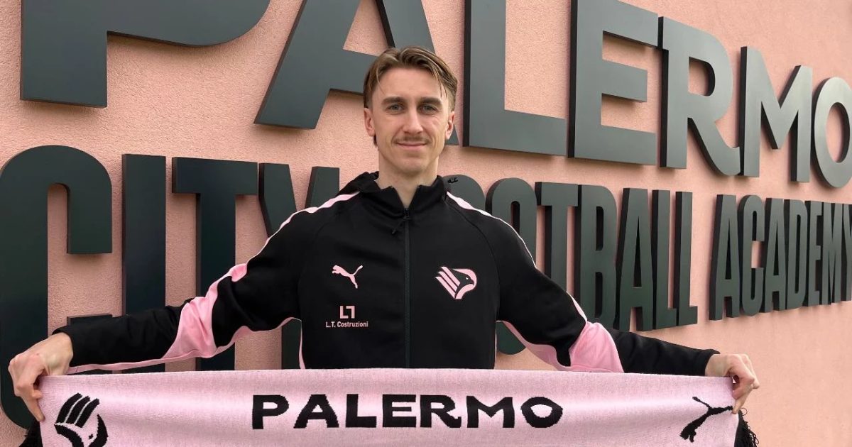 Johnsen greets the fans: "I've arrived, see you at the stadium. Go...