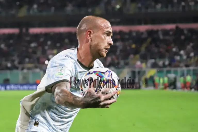 Giornale di Sicilia: ""Magician" and also... worker. Palermo, Palumbo...