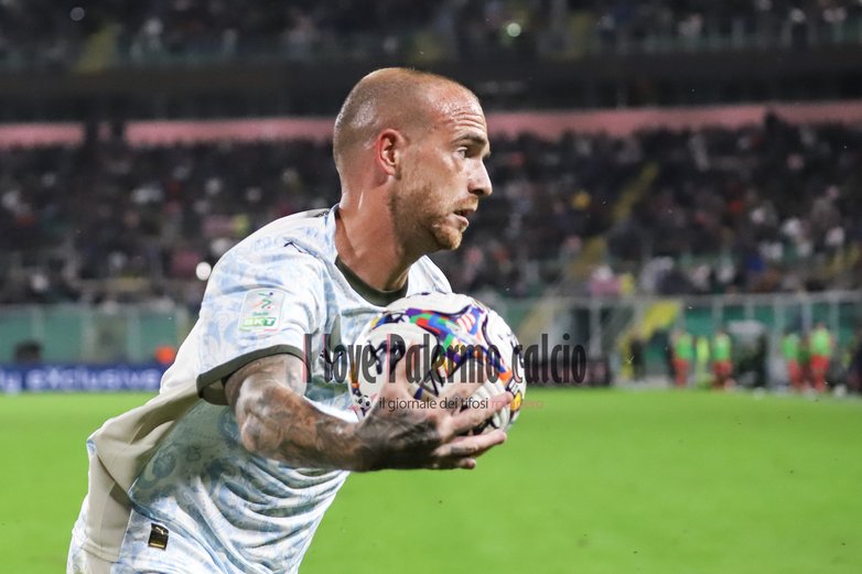 Giornale di Sicilia: ""Magician" and also... worker. Palermo, Palumbo...