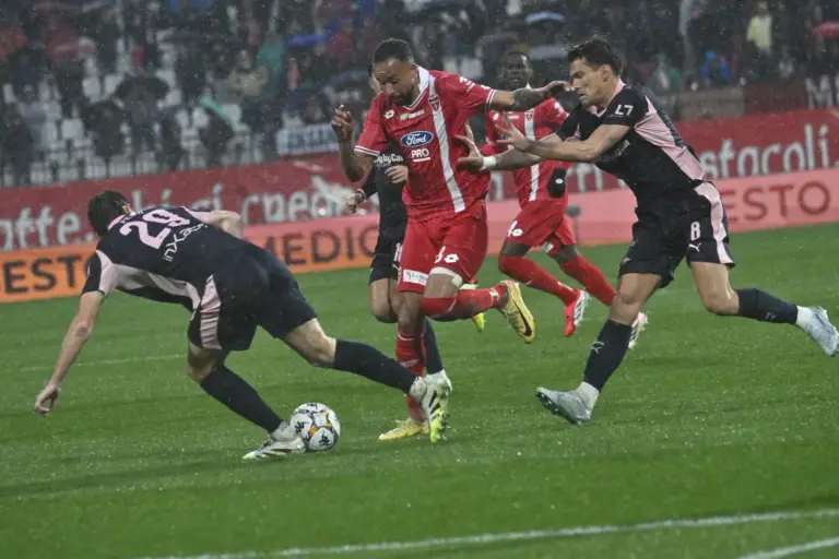 Gazzetta dello Sport: "Delli Carri top. The report cards of...