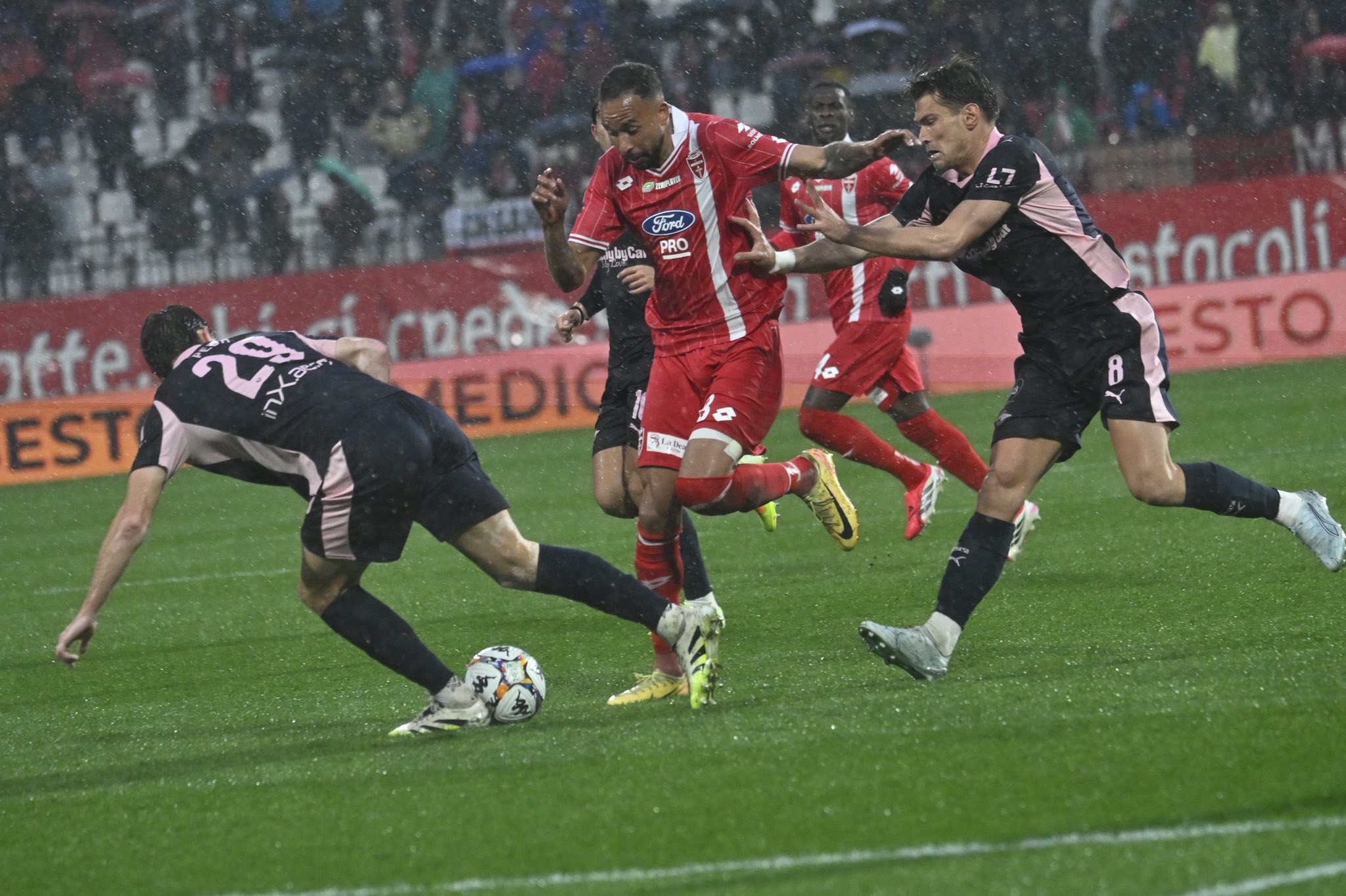 Gazzetta dello Sport: "Delli Carri top. The report cards of...