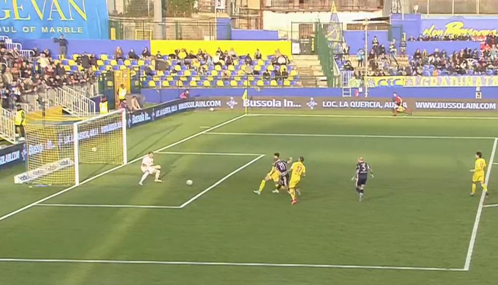 Serie B, Carrarese-Palermo 0-1: Pohjanpalo decides in the 20th...