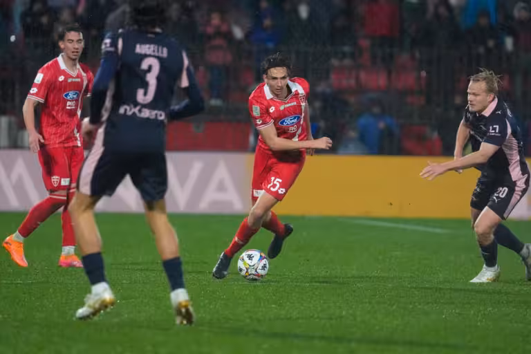 Serie B, Monza-Palermo 3-0: Brianza ruthless, Palermo wastes and pays...