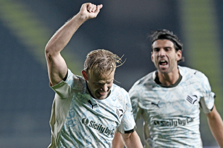 Palermo, here is the ninth symphony: The Rosanero triumph 2-1 and...