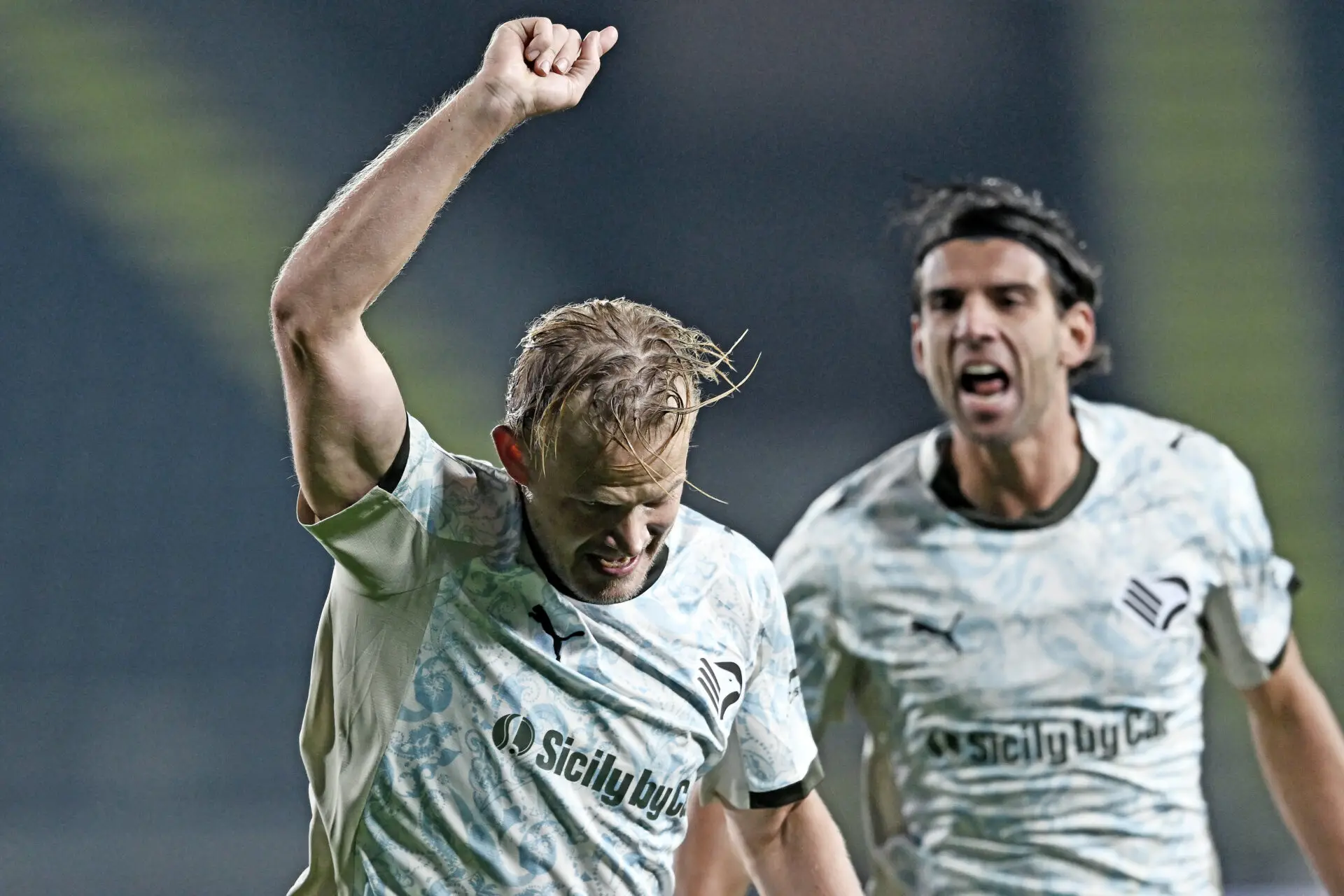 Palermo, here is the ninth symphony: The Rosanero triumph 2-1 and...