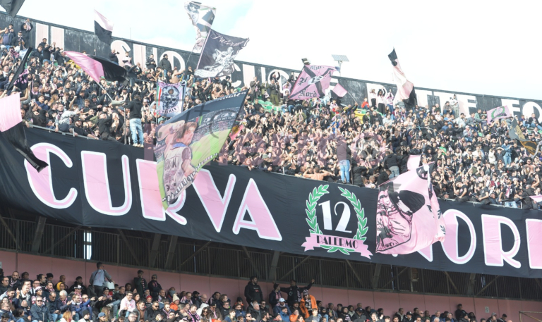 VIDEO – Palermo, the welcome of the fans upon returning from Carrara