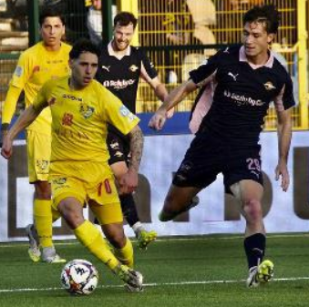 La Nazione: "Carrarese plays, but Palermo scores. Pohjanpalo ruins...