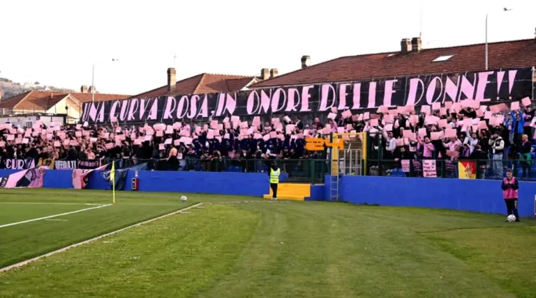 Palermo, the fans charge: triumphal welcome upon returning from...