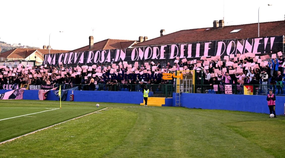 Palermo, the fans charge: triumphal welcome upon returning from...