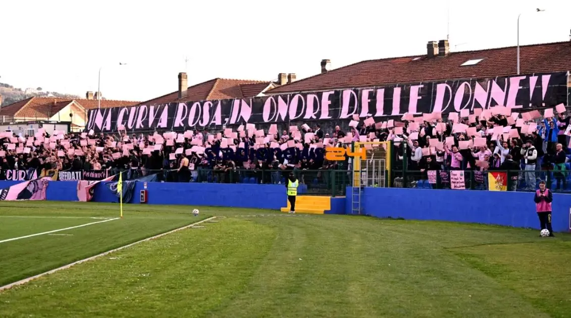 Palermo, the fans charge: triumphal welcome upon returning from...