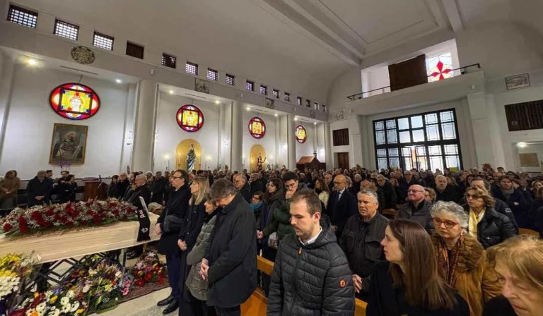 Palermo bids farewell to Giovanni Ferrara: church packed for the...
