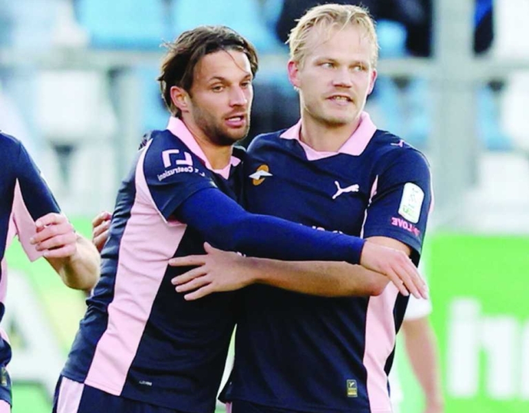 The cautioned/warned situation: the whole team. Danger!