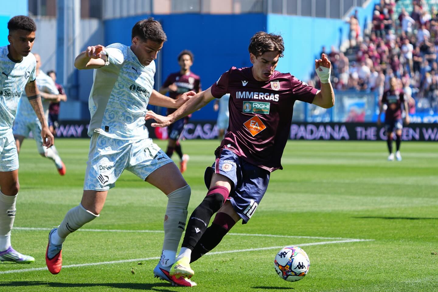 Repubblica: "The extra man is not enough. A bitter draw nails the...