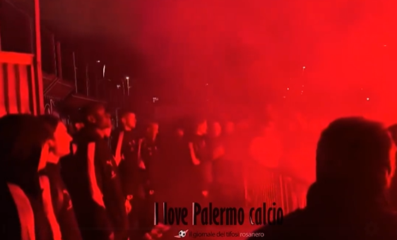 Palermo, return in the night after Frosinone: fans celebrating at the...