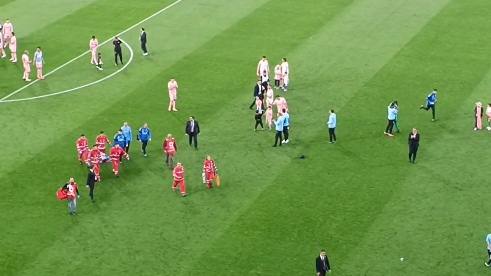 Palermo-Cesena, fear at the end: Klinsmann leaves on a stretcher...