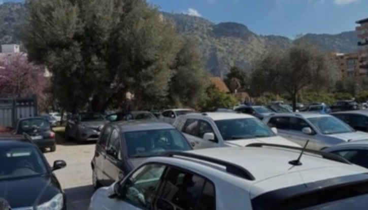 Palermo-Cesena, the report: chaos in Villa Sofia between illegal...