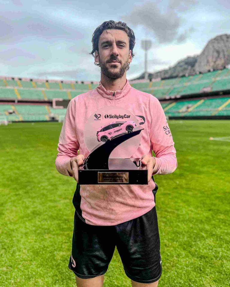 Bani rewarded: he is the Player of the Month for March