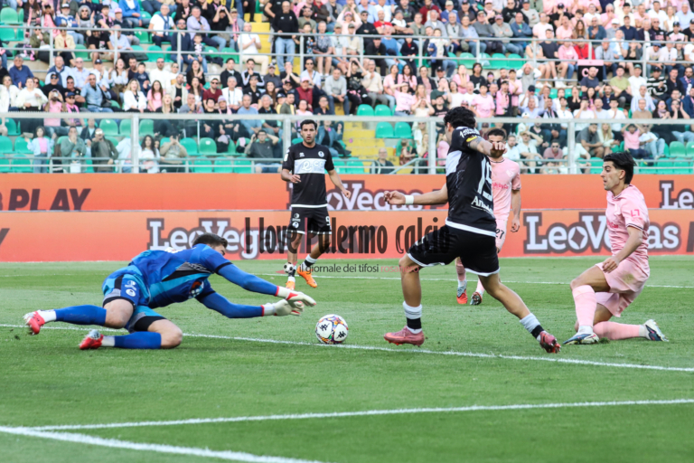 Palermo-Cesena, Klinsmann shock: cervical fracture and season over....