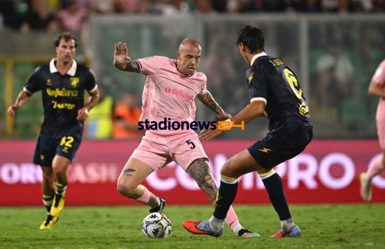 Frosinone – Palermo, an eight-year match: the penalty, the balls and...