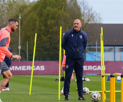 Reggiana towards Palermo: Libutti out, the report of the session