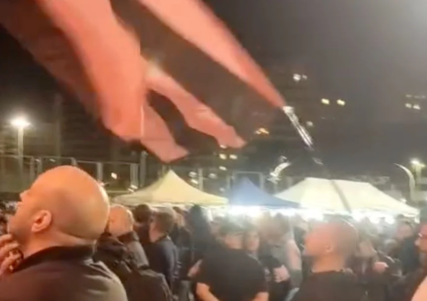 Frosinone – Palermo, around a hundred fans follow the match at the...