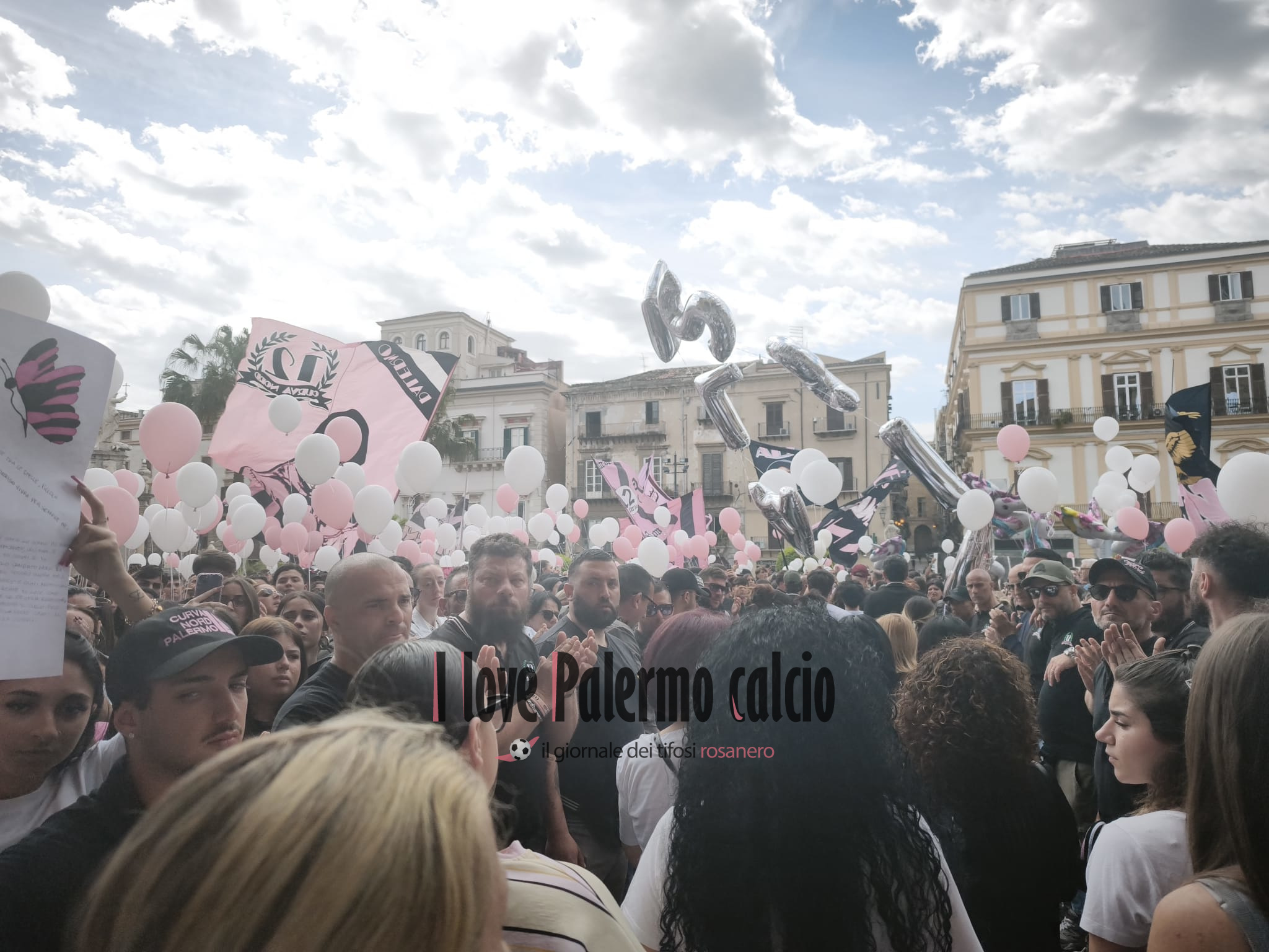 Palermo in tears for Alessia: the city's last hug to the little...