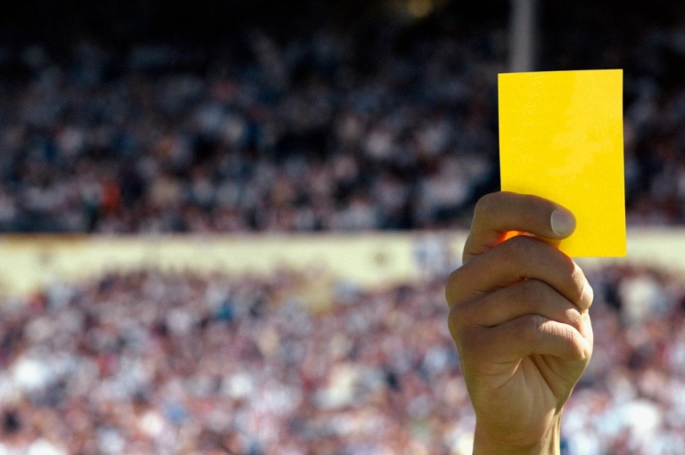 Palermo, Feliciani returns. Here is the disputed referee from Reggio...