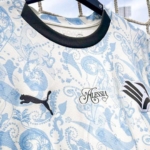 Palermo in Catanzaro with mourning on their arms and a special shirt...
