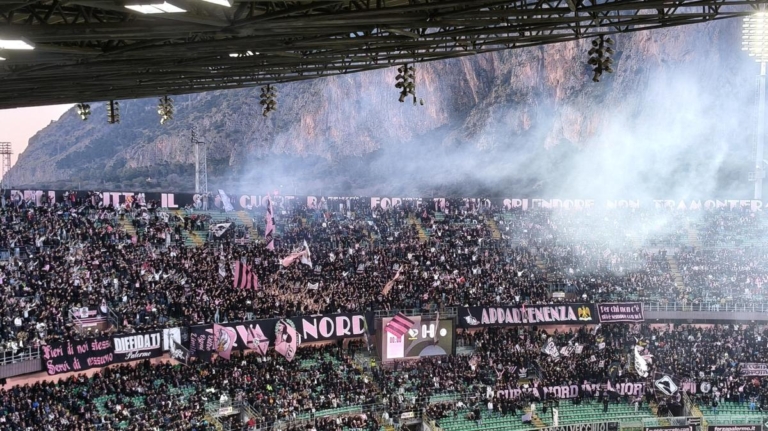 Palermo's Curva Nord pays homage to the players