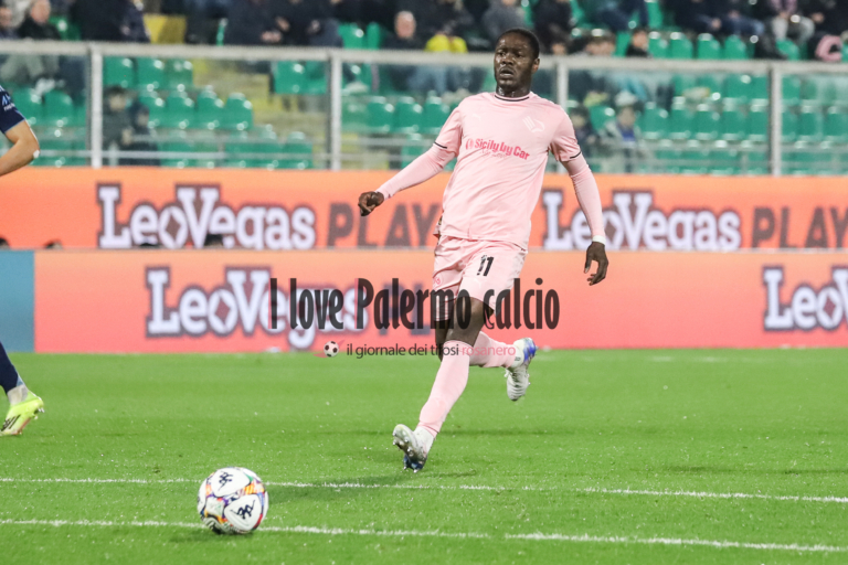 Palermo-Catanzaro, Gyasi booked: he was warned by a booking, he will...