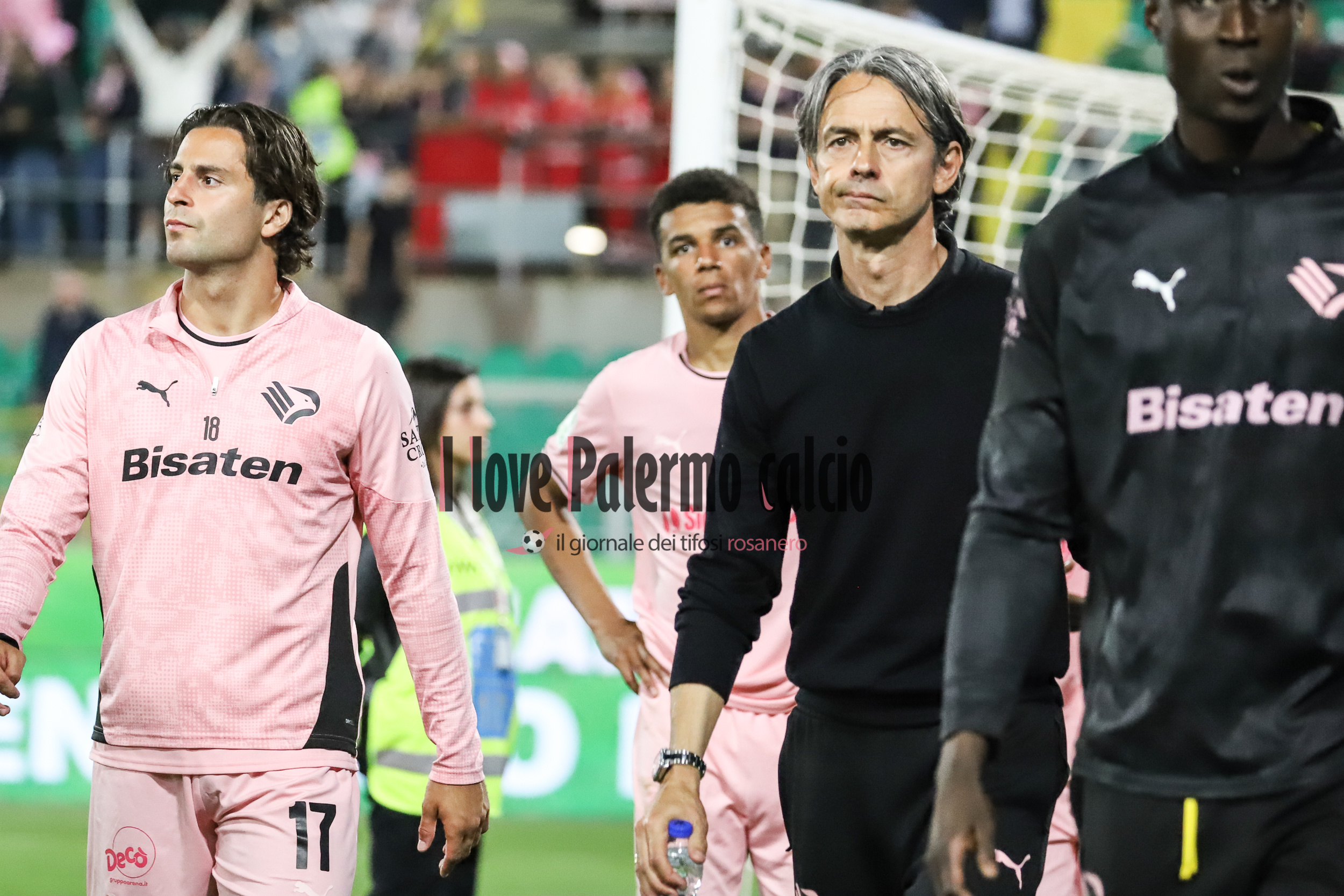 Giornale di Sicilia: "Palermo comes close to a miracle. Tears and...