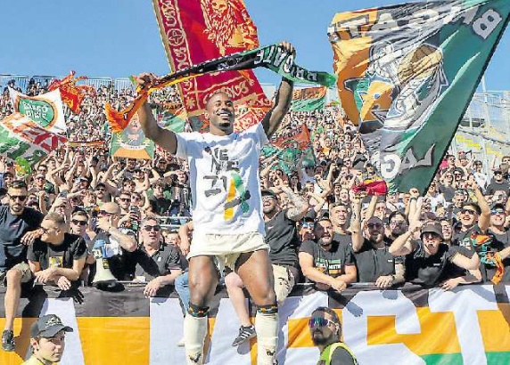 Il Gazzettino di Venezia: “Penzo dresses up for the last match...