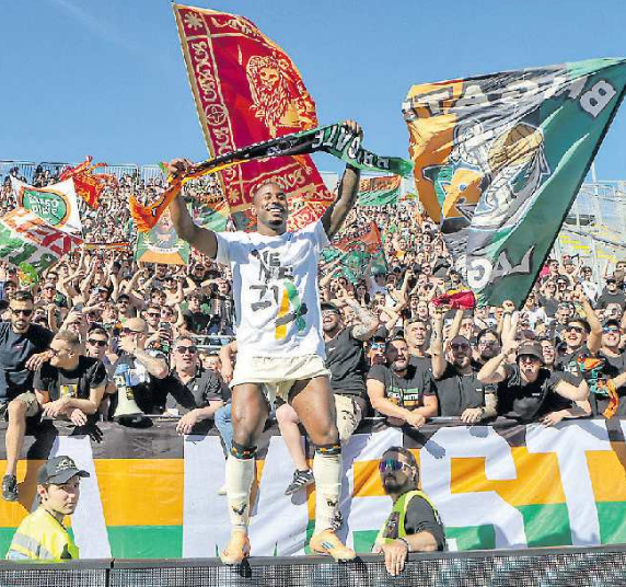 Il Gazzettino di Venezia: “Penzo dresses up for the last match...