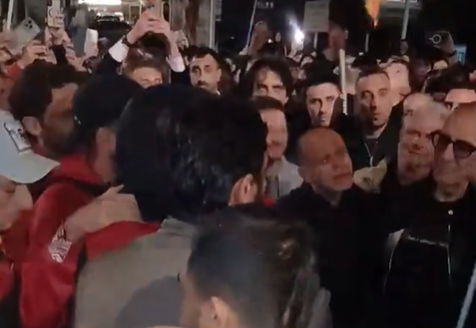Catanzaro celebrating. Iemmello to the fans «We won against...