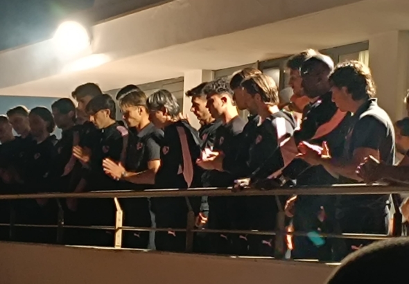 Playoff semi-final Serie B, Palermo receives the support of the fans...
