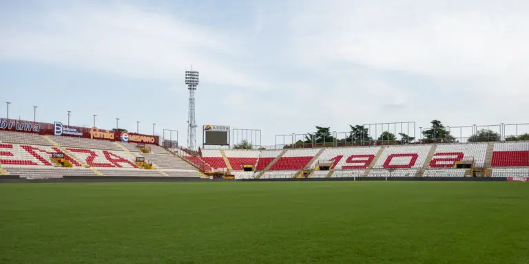 Menti's emotional tribute to Guidolin during Vicenza-Novara