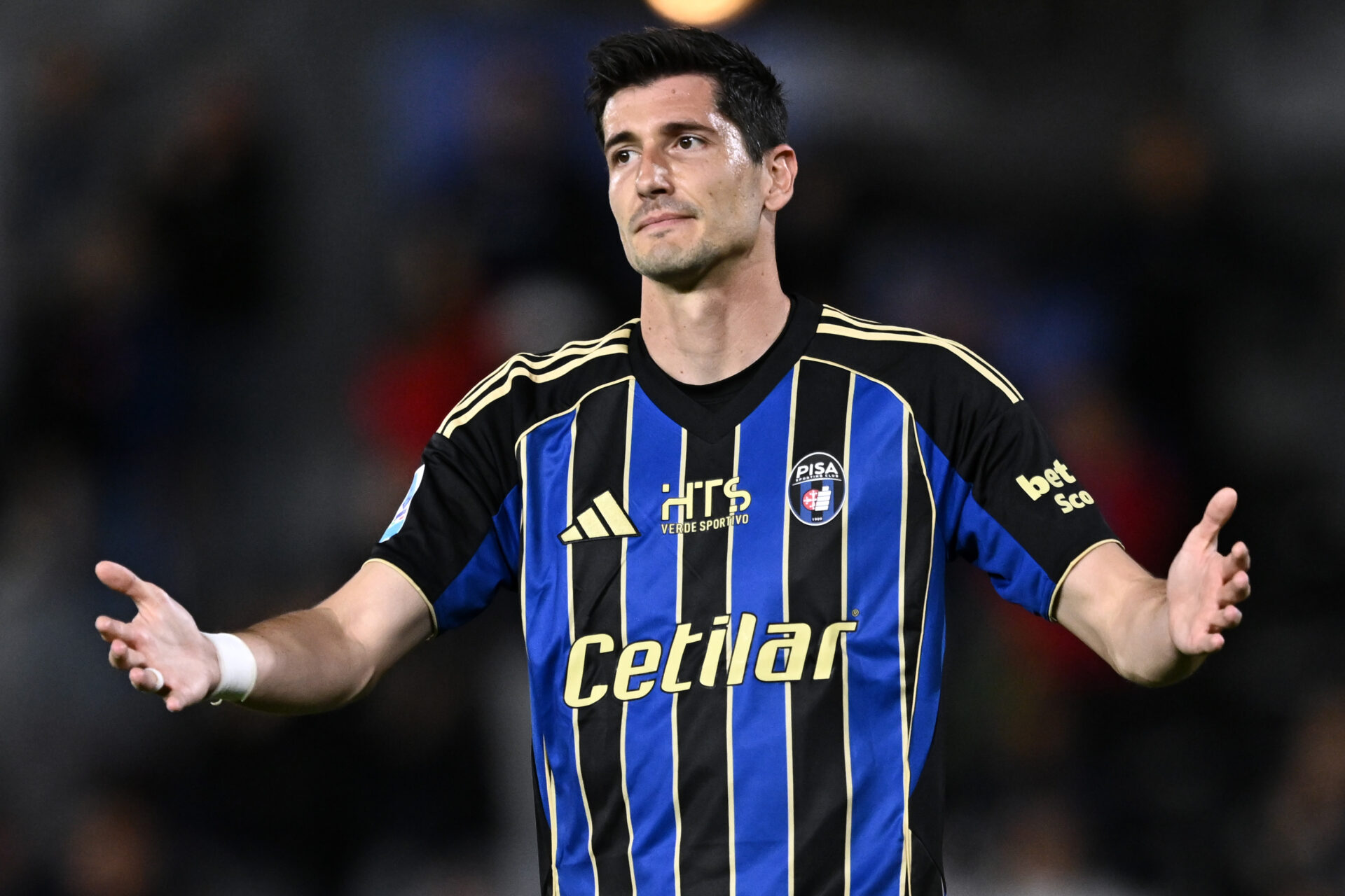 Palermo pressing on former Moreo, De Luca the alternative