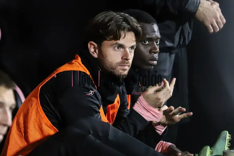 Giornale di Sicilia: “Palermo lowers the Brunori and Gomes flags”