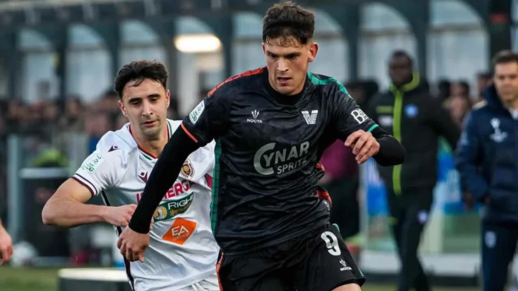 Pisa, Adorante wins for the attack. Exchange of points between...