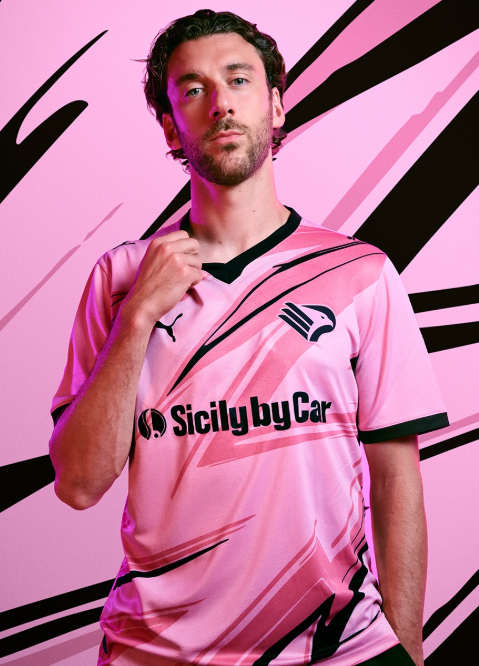 Palermo, the new 2026/27 Home shirt revealed: black returns in the...