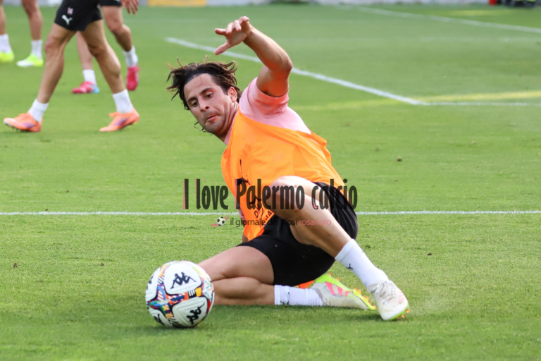 Palermo, the club greets five players: «It was nice to fight...
