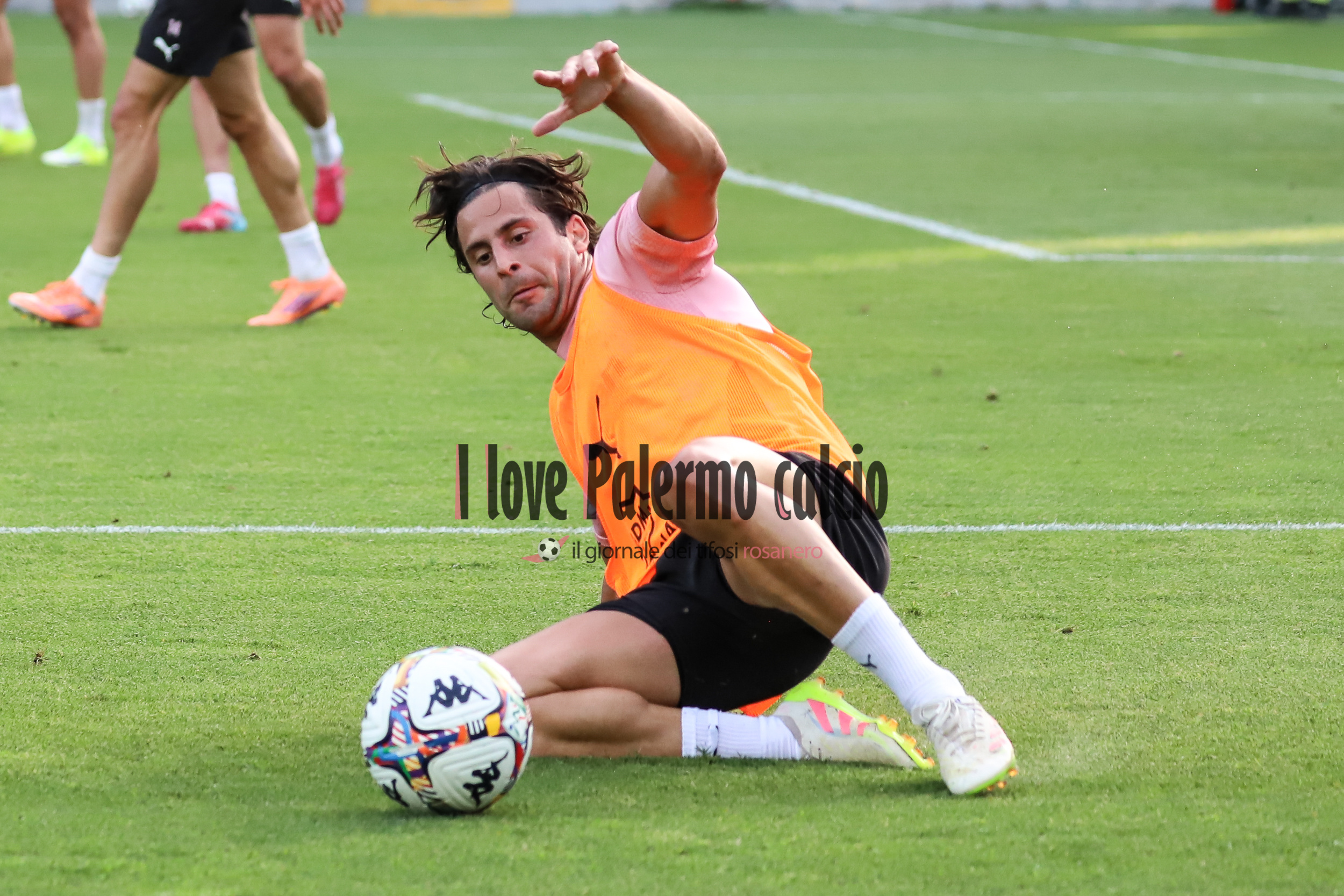 Palermo, the club greets five players: «It was nice to fight...